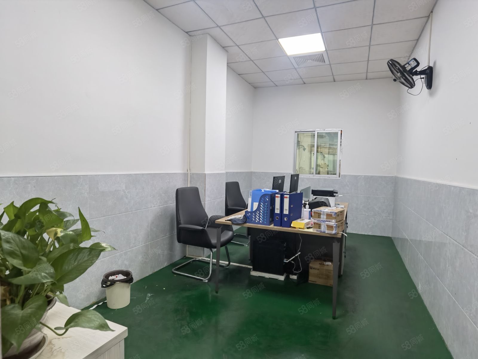 (出租) 塘厦厂房出租一楼500来靠近深圳标准，带精装修办公室，带行车