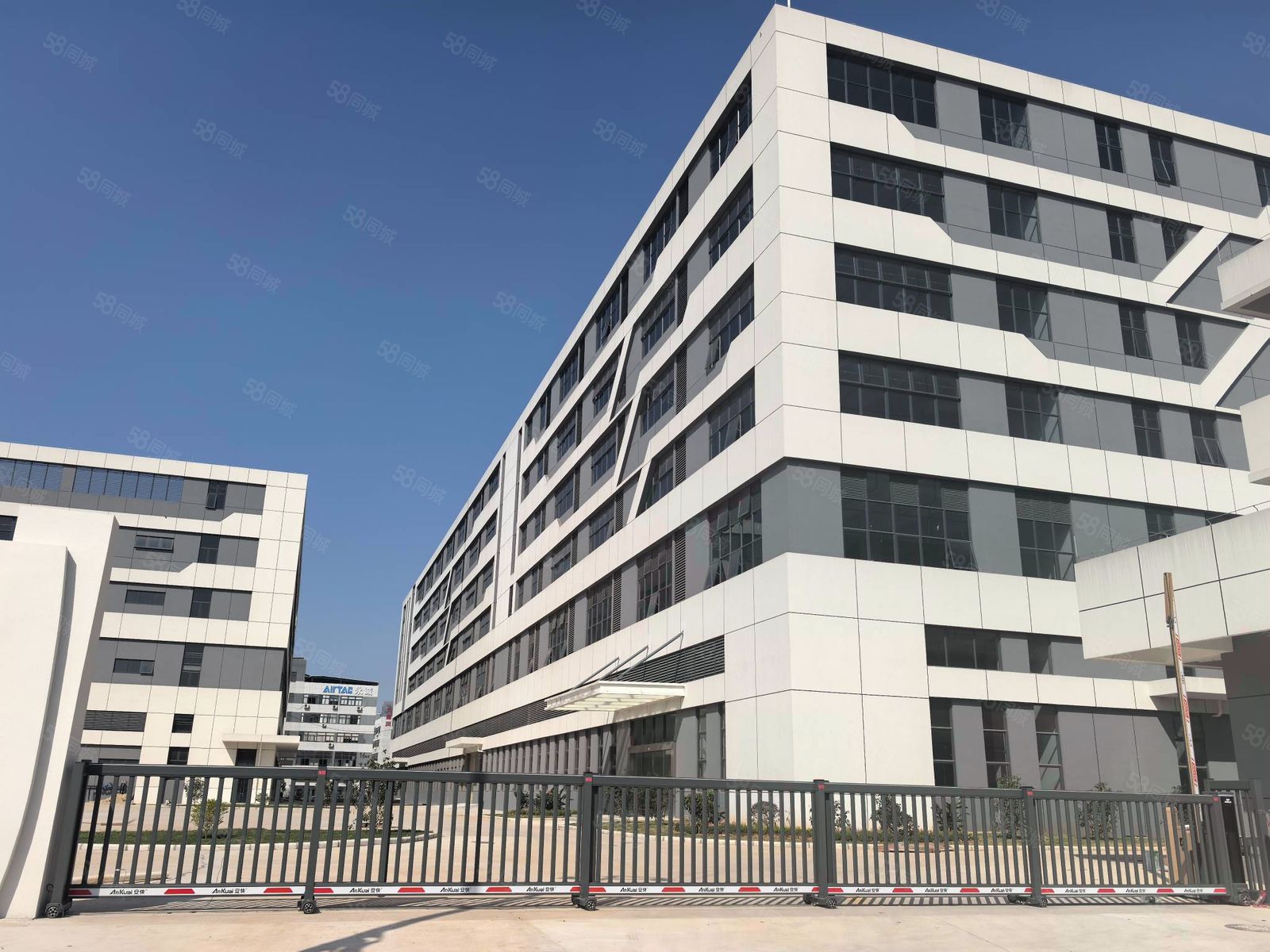 (出租) 园洲新出原房东3楼整层2500平方带精装修厂房出租