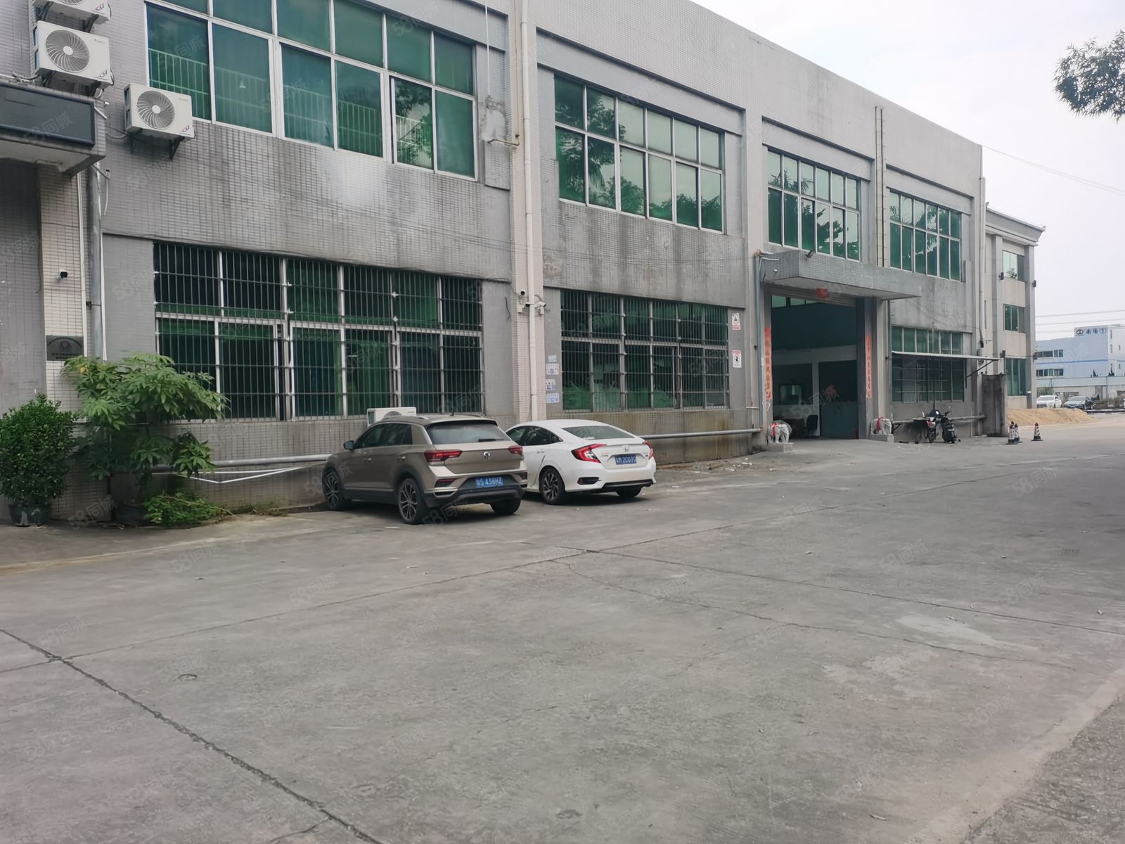 (出租) 长安镇原房东 一楼钢构厂房出租 滴水高度7米 水电齐全