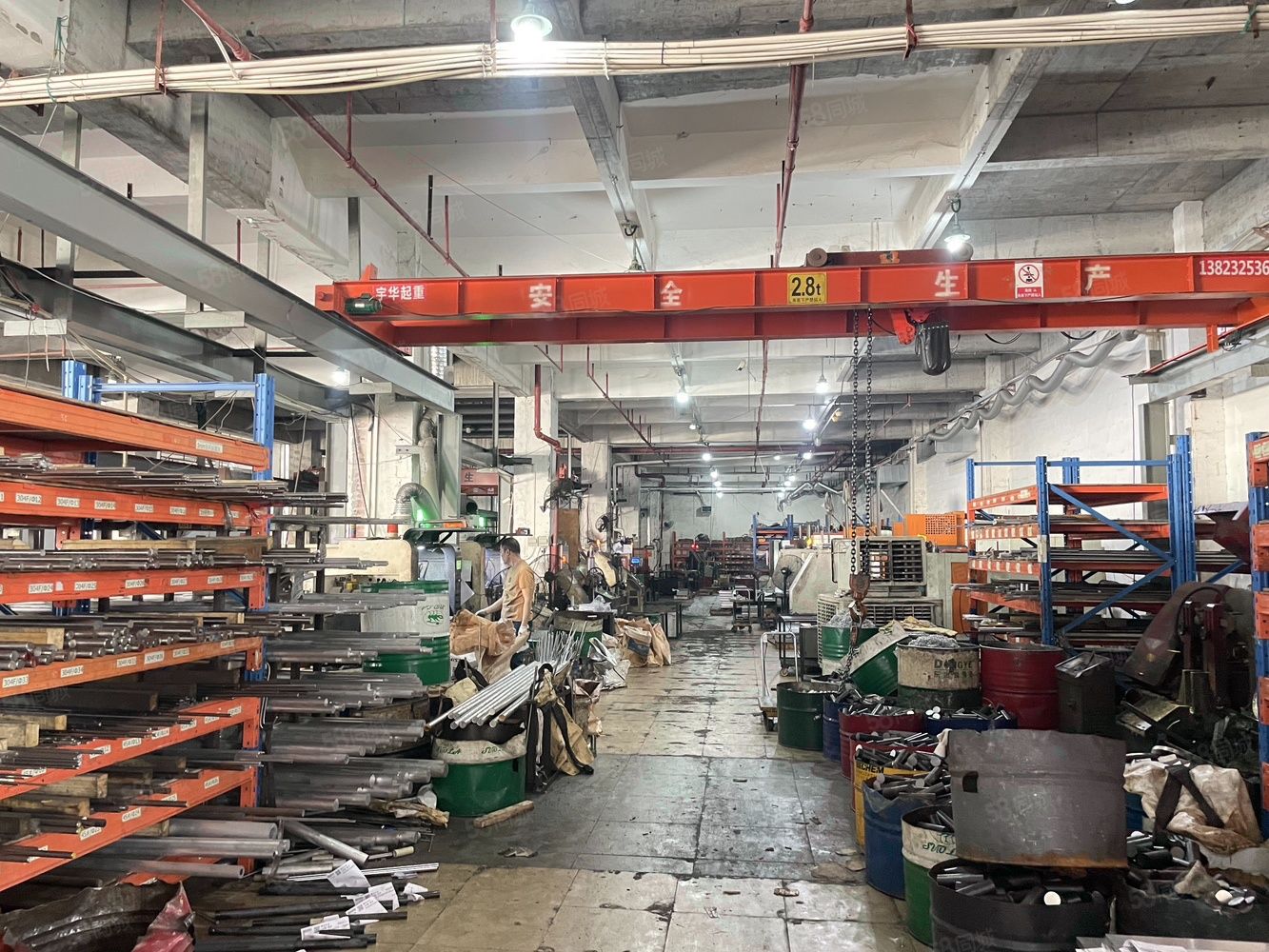 (出租) 长安镇沙头重工业厂房层高5.5米带现成5吨行车空地大好停车