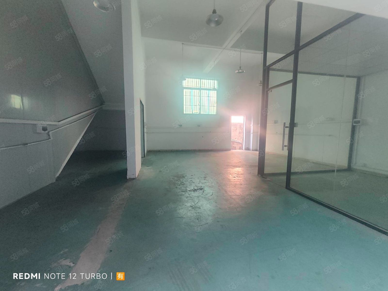 (出租) 长安中南广场附近单一层100平厂房出租,现成装修,水电齐全
