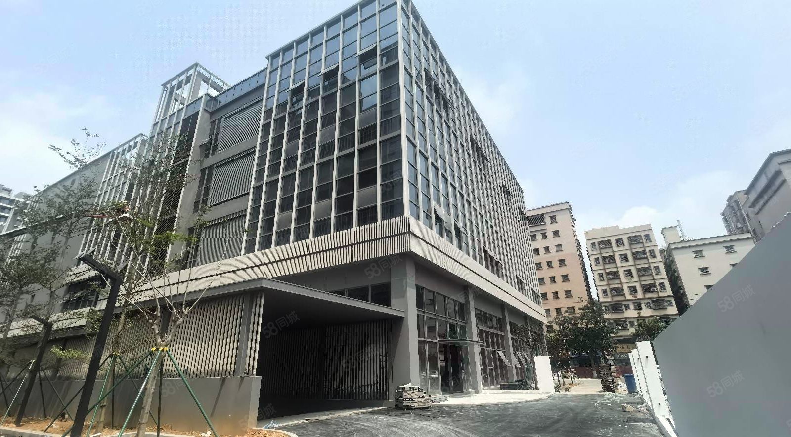 (出租) 长安50年产权红本厂房可售可租实心地可办环评五吨货梯停车位充