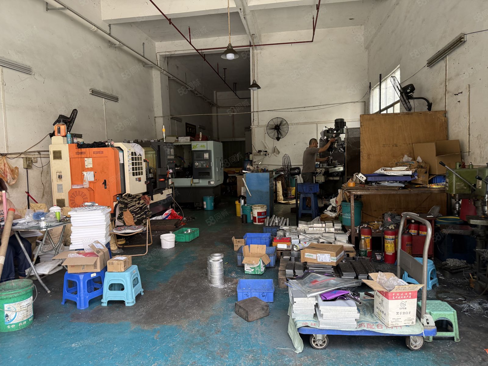 (出租) 长安涌头一楼135平独院厂房出租，临街，水电齐全，停车位充足