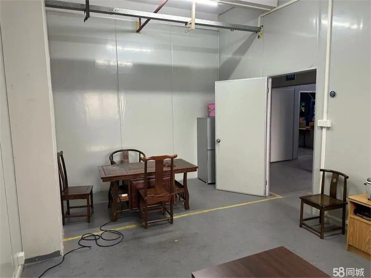 (出租) 长安三楼厂房分租（有货梯，适合电商创业、交通便利）