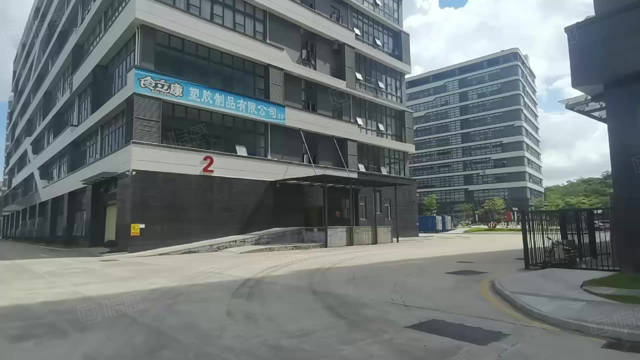 (出租) 镇隆原房东5楼2180平现成装修厂房仓库出租可分租带环评