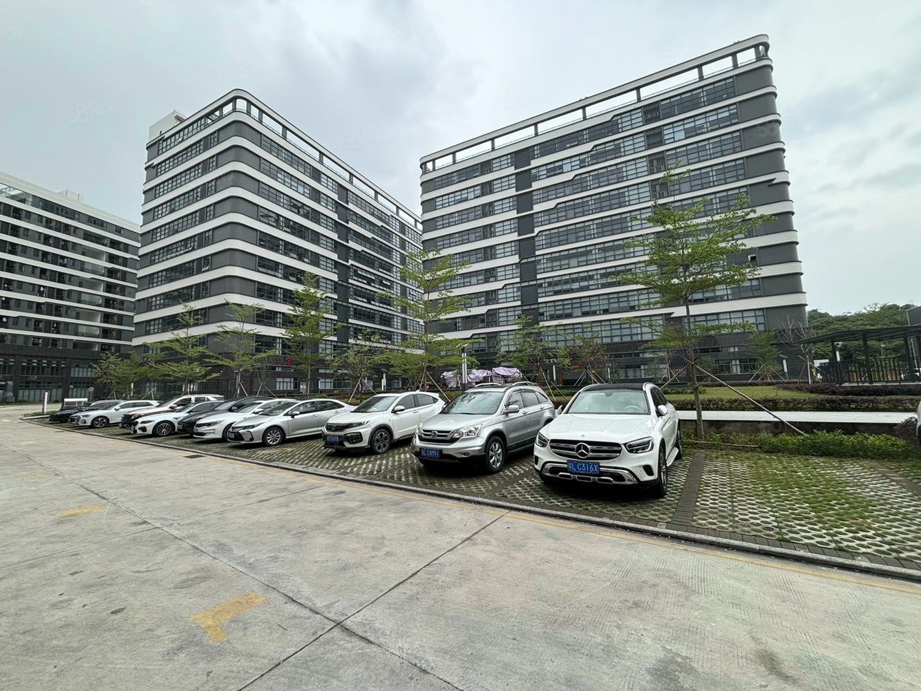 (出租) 镇隆原房东5楼2180平现成装修厂房仓库出租可分租带环评