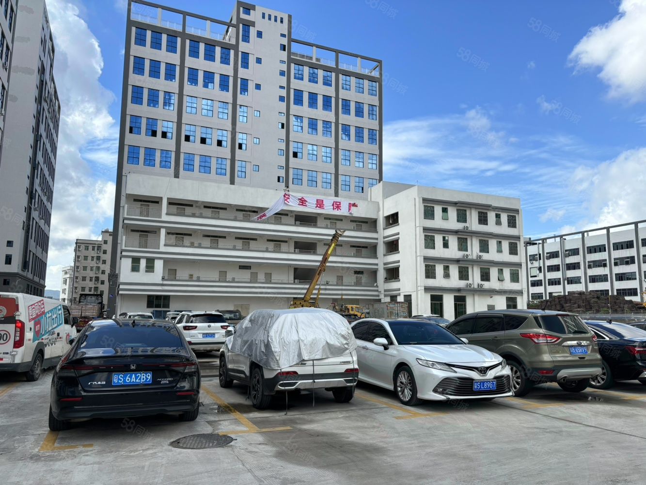 (出租) （超大电梯）镇隆皇后楼上1250平厂房仓库出租可分租