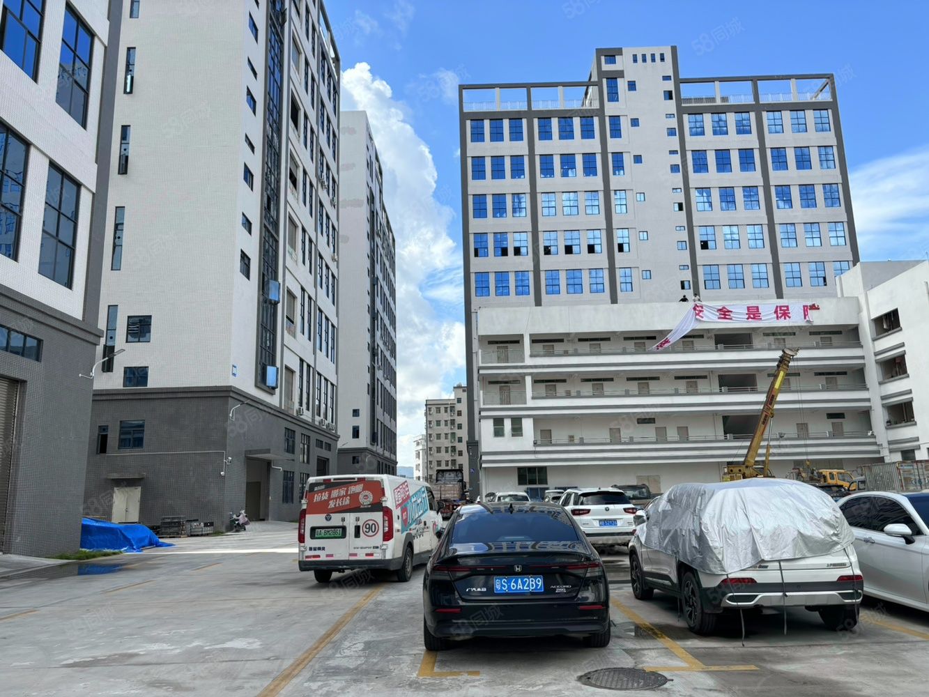 (出租) （超大电梯）镇隆皇后楼上1250平厂房仓库出租可分租