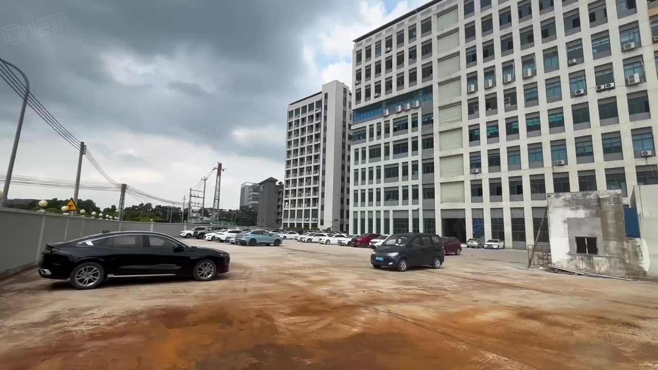 (出租) 镇隆高速口原房东标准厂房一楼2000平实际面积出租可分租