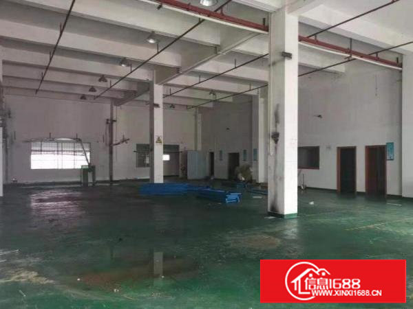 四村标准厂房分租一楼1100平方