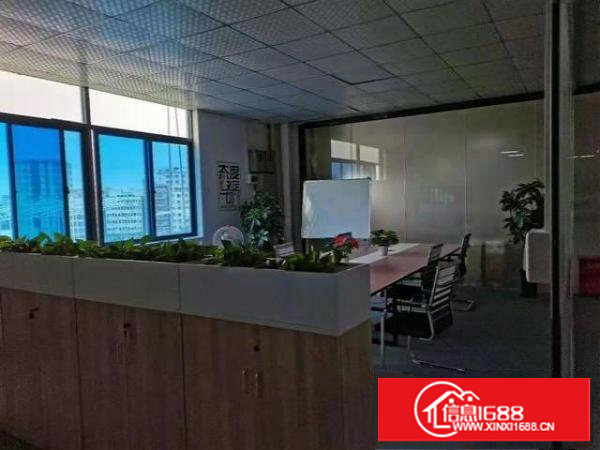 塘厦林村太阳城塑胶电子产业园厂房招租2400平方，水电齐全