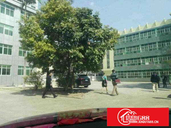 平湖富民工业区二楼1200平米带装修厂房急租