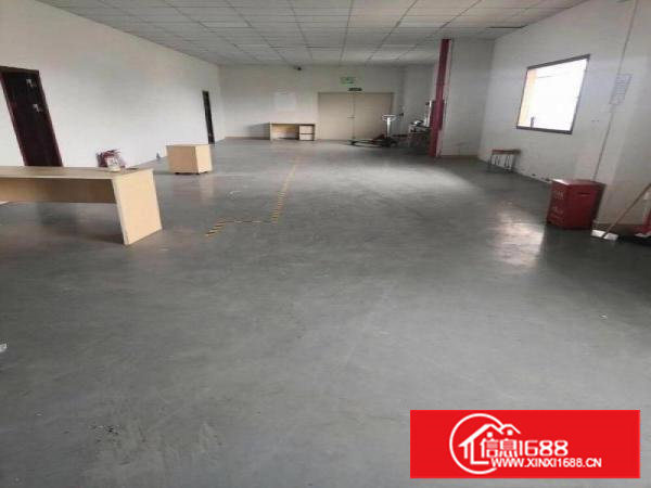 田心楼上厂房700平，现成装修，无转让费！