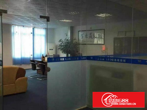 石岩汽车站附近楼上720平米厂房带装修免转让费出租