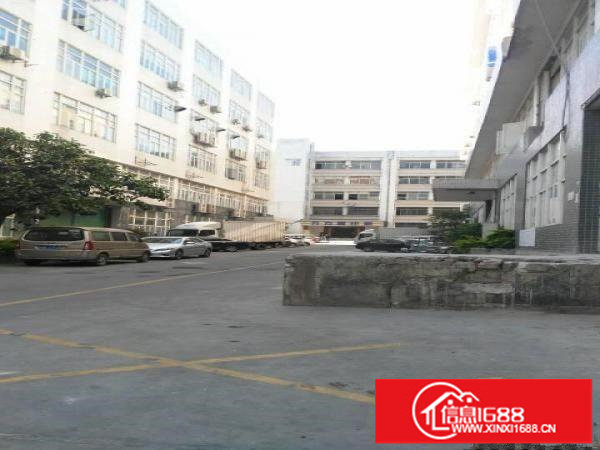 坂田4S旁边利金城科技园2楼3楼每层1600平方