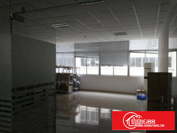 坂田坂雪岗大道楼上500平精装修厂房招租，免转让费出租