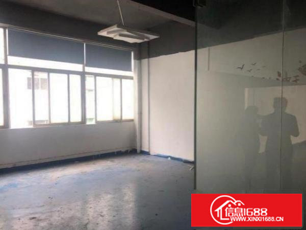 良万俊隆700平方带装修厂房出租，可分