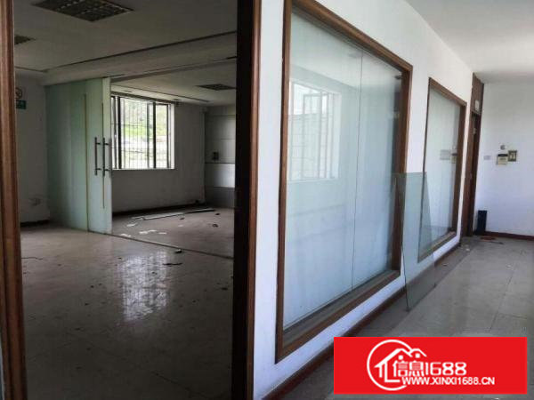 布吉长龙附近园区一楼空出530平方标准厂房