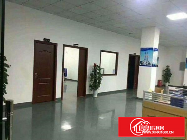 龙岗1500平钢构高8米带牛角配电大空地大可分租