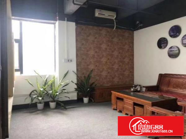 5号线布吉长龙站园区楼上厂房招租：1150平层高5米