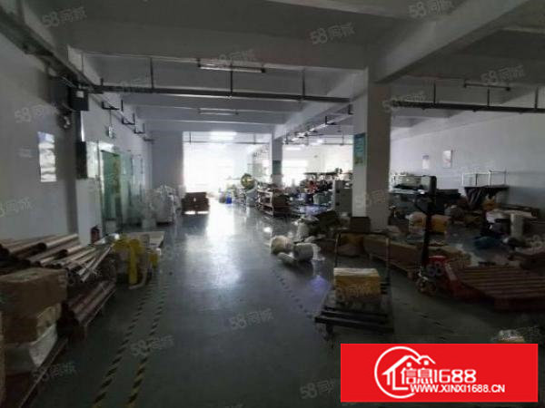松岗田洋中心工业区楼上整层1500平厂房出租，交通方便