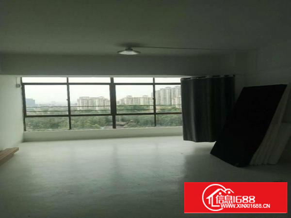 坂田厂房出租268平418平，采光通透，白天不用开灯。