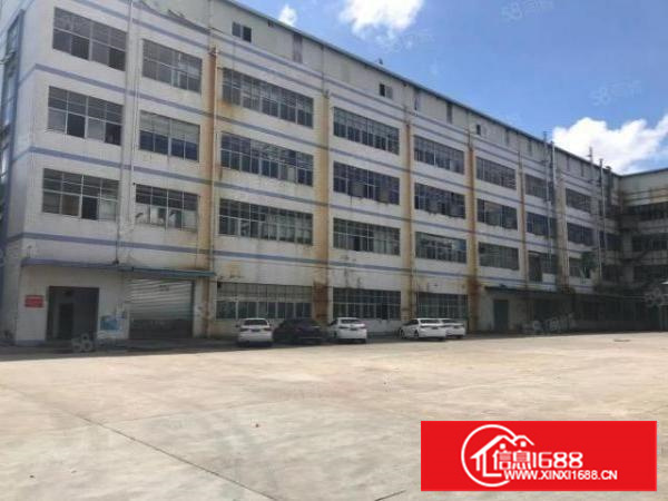 雁田海关新出楼上厂房11000平方，现成装修可分租