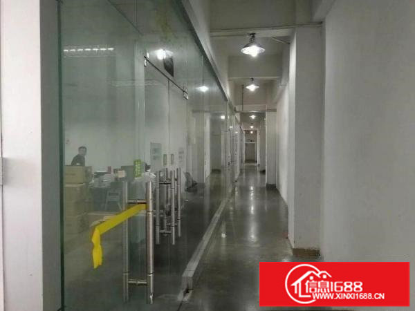 光明龙大高速出口（大型园区楼上整层4900平）