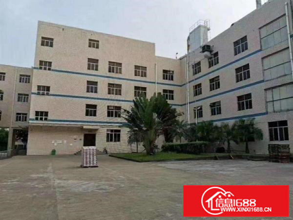 周边人流量大，地铁站附近