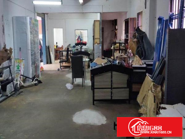 我租客转租一楼300平米4000块全包