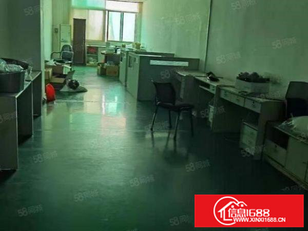 石排标准厂房分租2楼580方出租，精装办公室，现成水电！