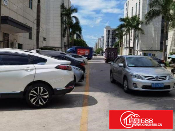 福永镇和平村二楼2200平米带装修厂房出租！