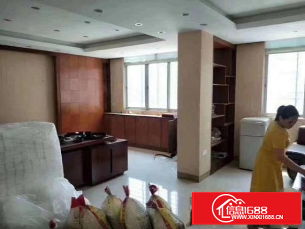 出租石排石排城区250平方，水电齐全，价格便宜，位置好，急租