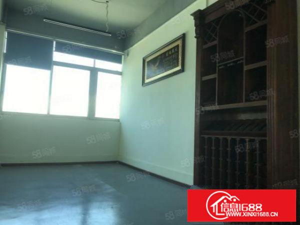 龙岗坂田1200平办公厂房仓库，现成装修，双面采光，拎包入住