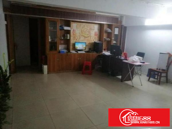 临街一楼旺铺，办公室，宿舍，饭厅，厨房，洗手间，各类设施齐全