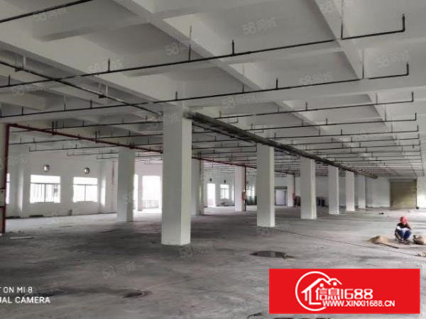 清溪新出标准厂房三楼2600平可分租，新装修带消防喷淋。