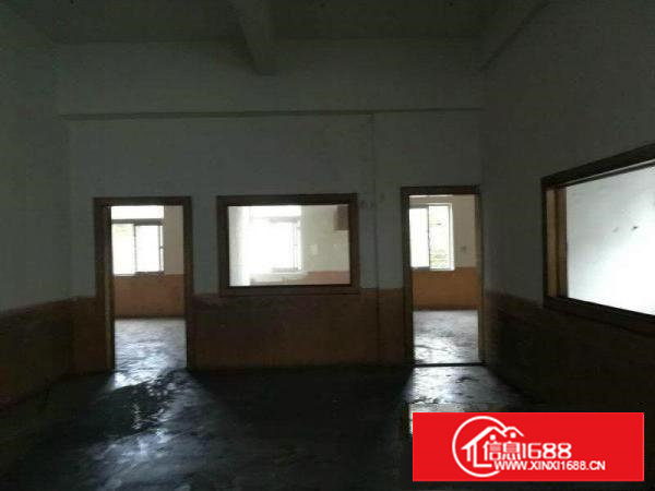 上沙省道旁独栋3300平厂房招租交通方便可进大车