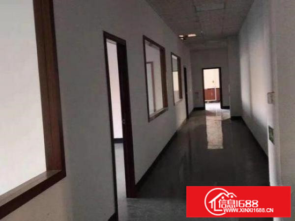 一层过2400平方带办公室带大货梯交通方便价钱优惠