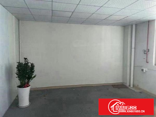 五联600平方7000块厂房招租，有货梯