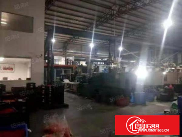 石排单一层小独院900方出租，现成水电，精装办公室！位置佳！