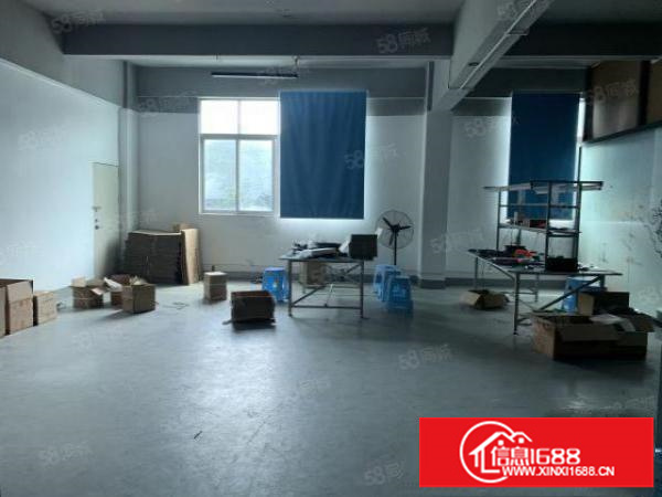 石岩石龙仔外环路边上，楼上300平精装修入住即可生产