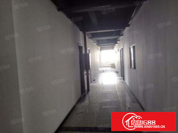 布吉百鸽笼地铁附近楼上328平全新电商出租，园区配套成熟