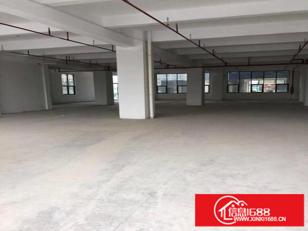 临街旺铺招租汽车4S店、展厅、美容、维修，免费停车位