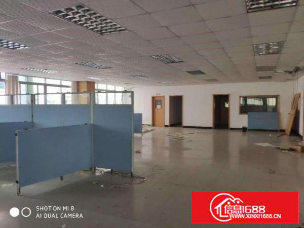 长安新出标准重工业厂房二楼带精装修1100平出租