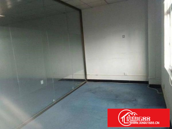 横岗地铁口附近新出楼上300平带精装修红本厂房