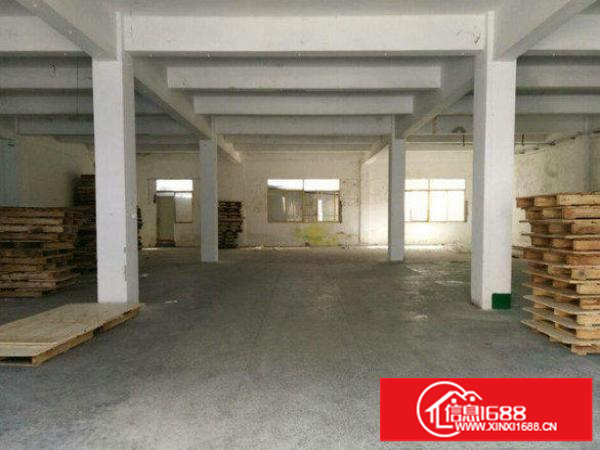 横岗山子下路一楼550平方标准厂房可进大车有空地