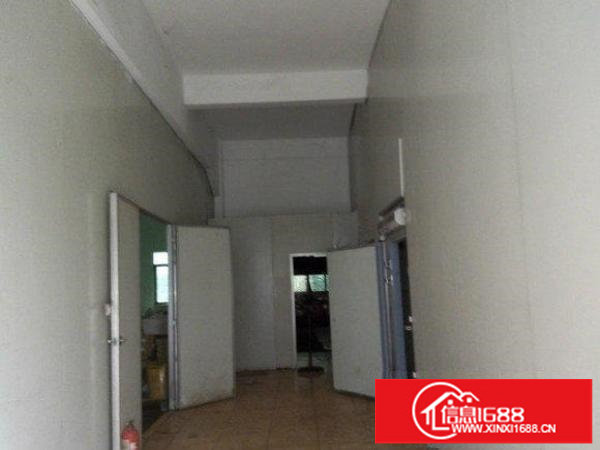 平湖新南850平方标准一楼厂房出租，现成装修