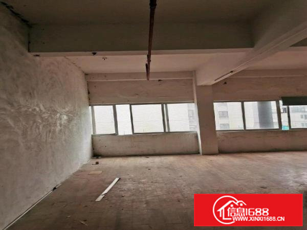 四楼标准厂房出租地理位置不错，周围遍布商业中心