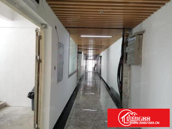 怀德靠近机场楼上小面积精装修，适合电商仓储，办公