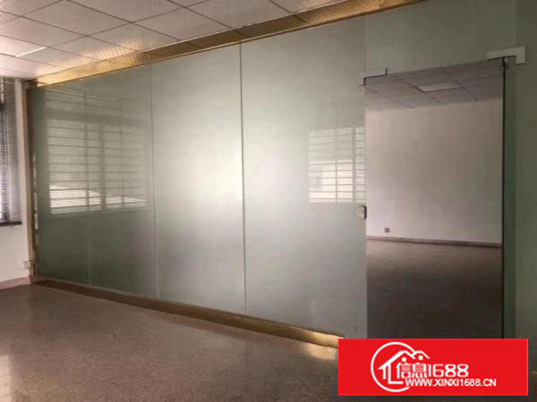 长安锦厦社区，新出楼上350平带简装修，车间水电齐全